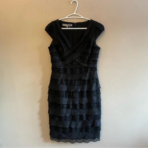 Maggy London Black Tiered Lace V-Neck Cap Sleeve Mini Dress - Size 6 EUC - Picture 1 of 16